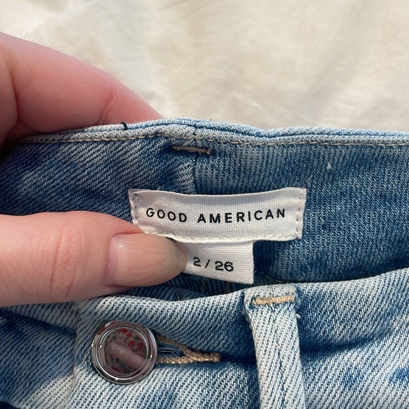 Good American light wash skinny jeans size 26. Very comfortable and stretchy. - Picture 3 of 8